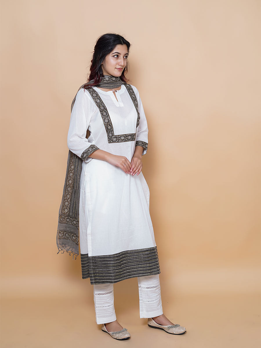 White Cotton Plain Suit Set With Border Neck