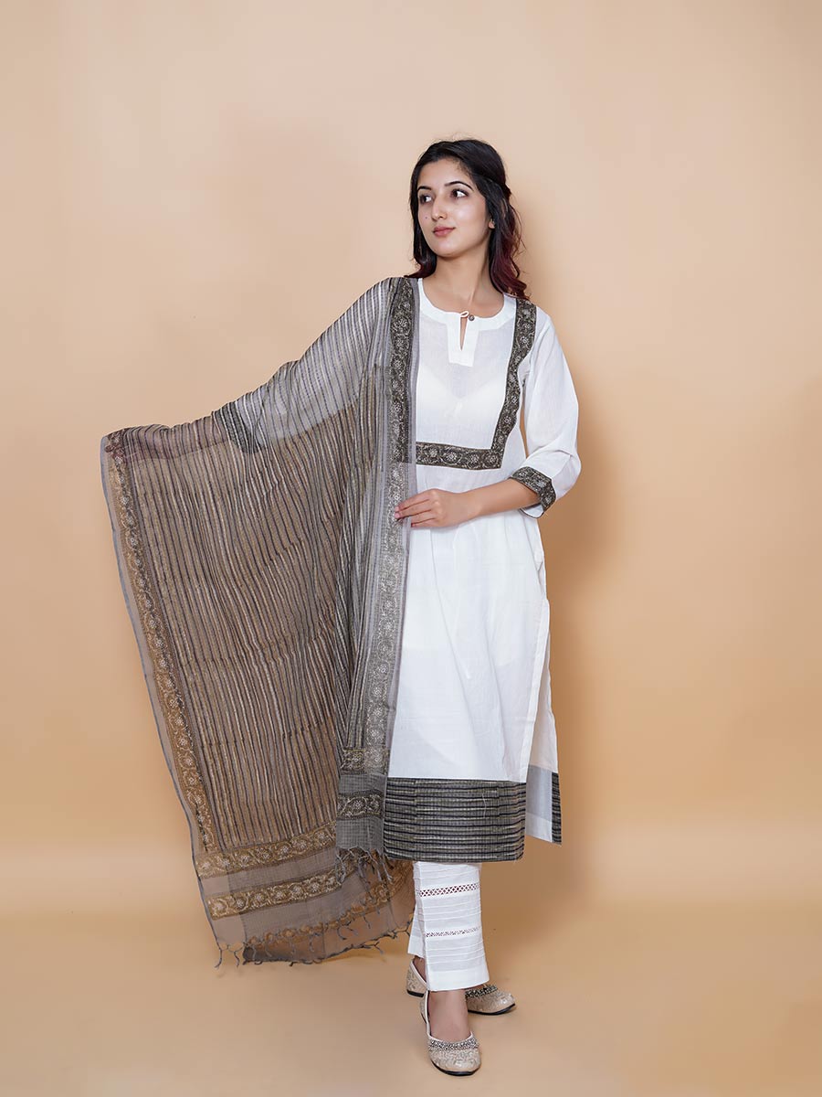 White Cotton Plain Suit Set With Border Neck
