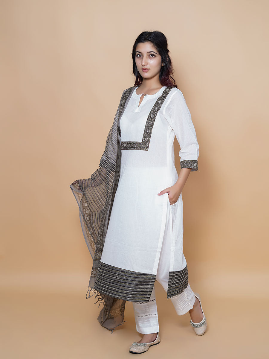 White Cotton Plain Suit Set With Border Neck